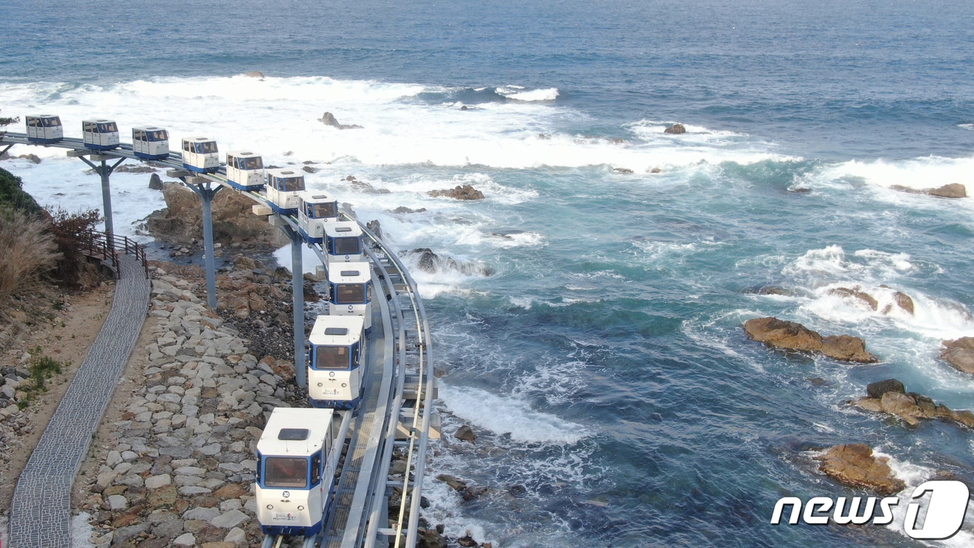 경북 울진군 죽변면에 있는 해안 스카이레일.&#40;자료사진&#41;/뉴스1