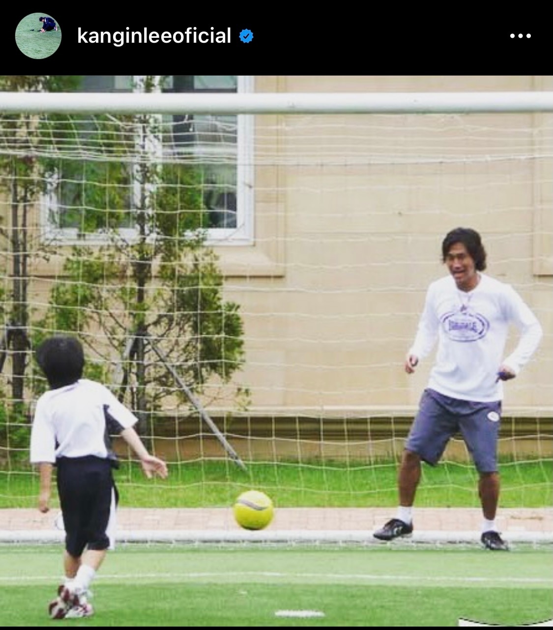 이강인이 '첫 스승' 유상철 전 감독을 추모했다.(이강인 SNS 캡처)ⓒ 뉴스1