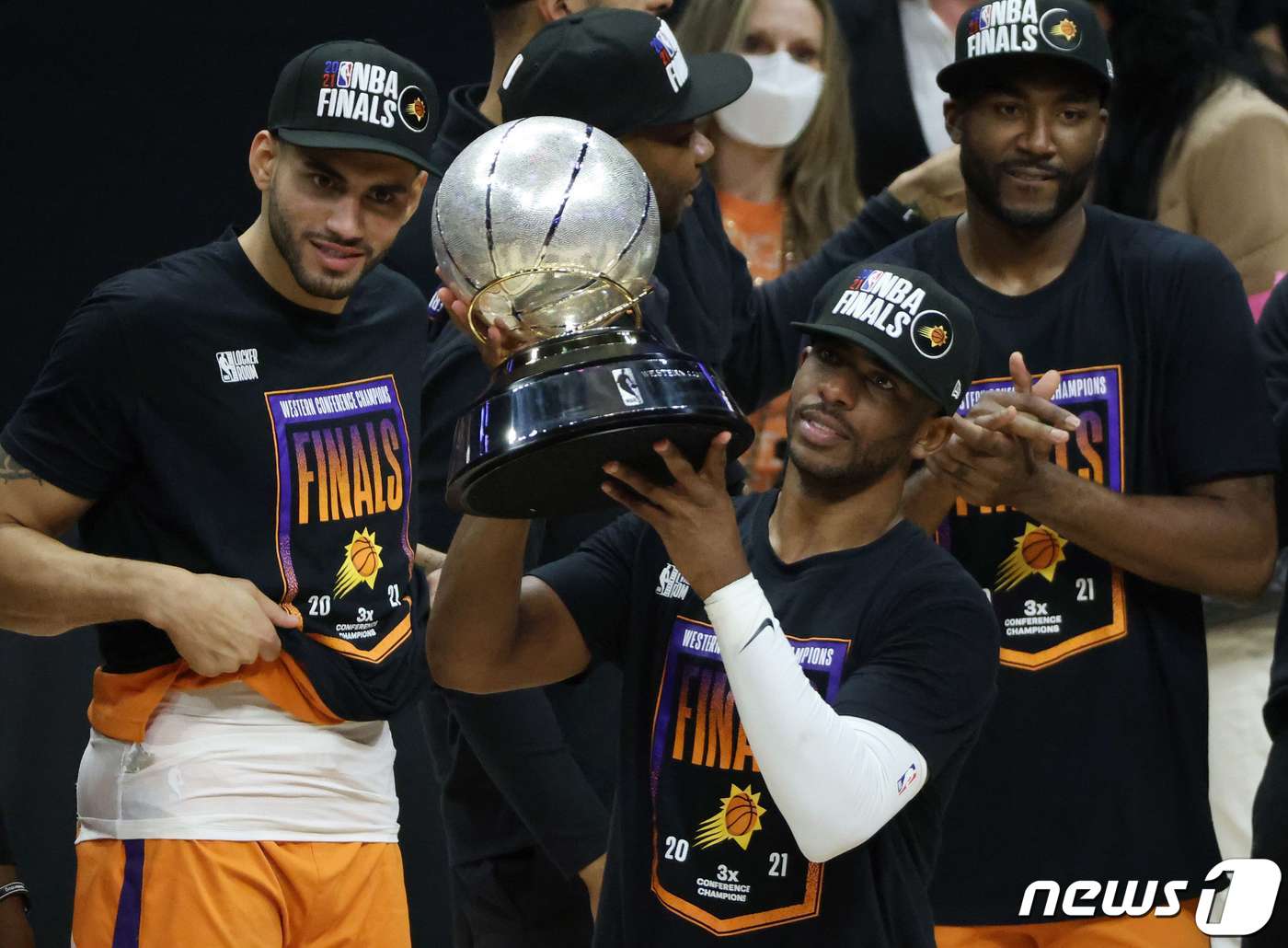 피닉스 선즈가 28년 만에 NBA 파이널 무대에 진출했다. ⓒ AFP=뉴스1 