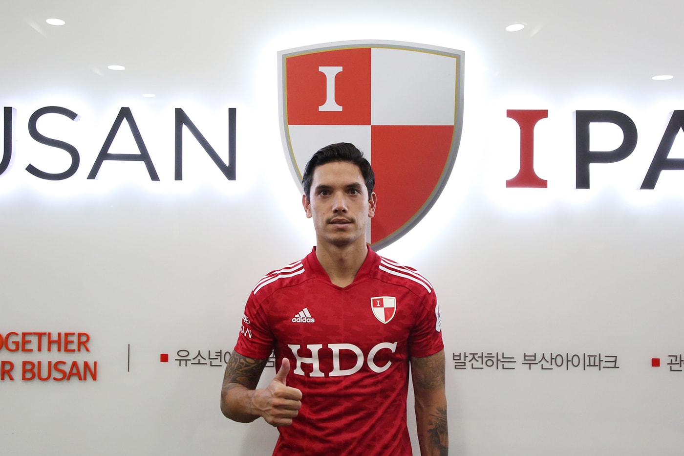 부산 아이파크가 헤나토를 영입했다.(부산 아이파크 제공)ⓒ 뉴스1