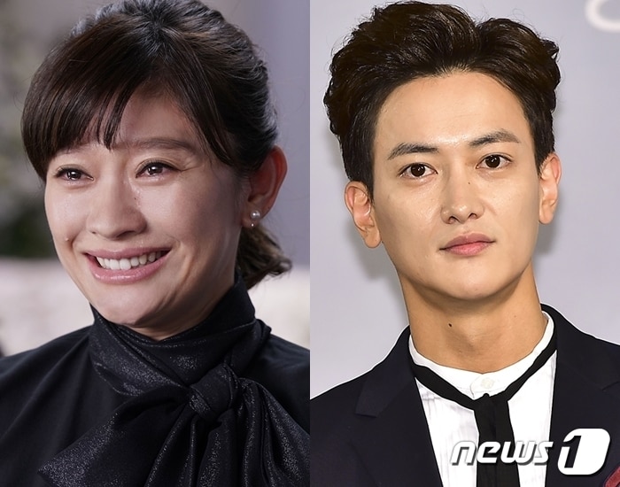 시노하라 료코(왼쪽)와 광수/'써니' 스틸컷, 뉴스1DB ⓒ 뉴스1