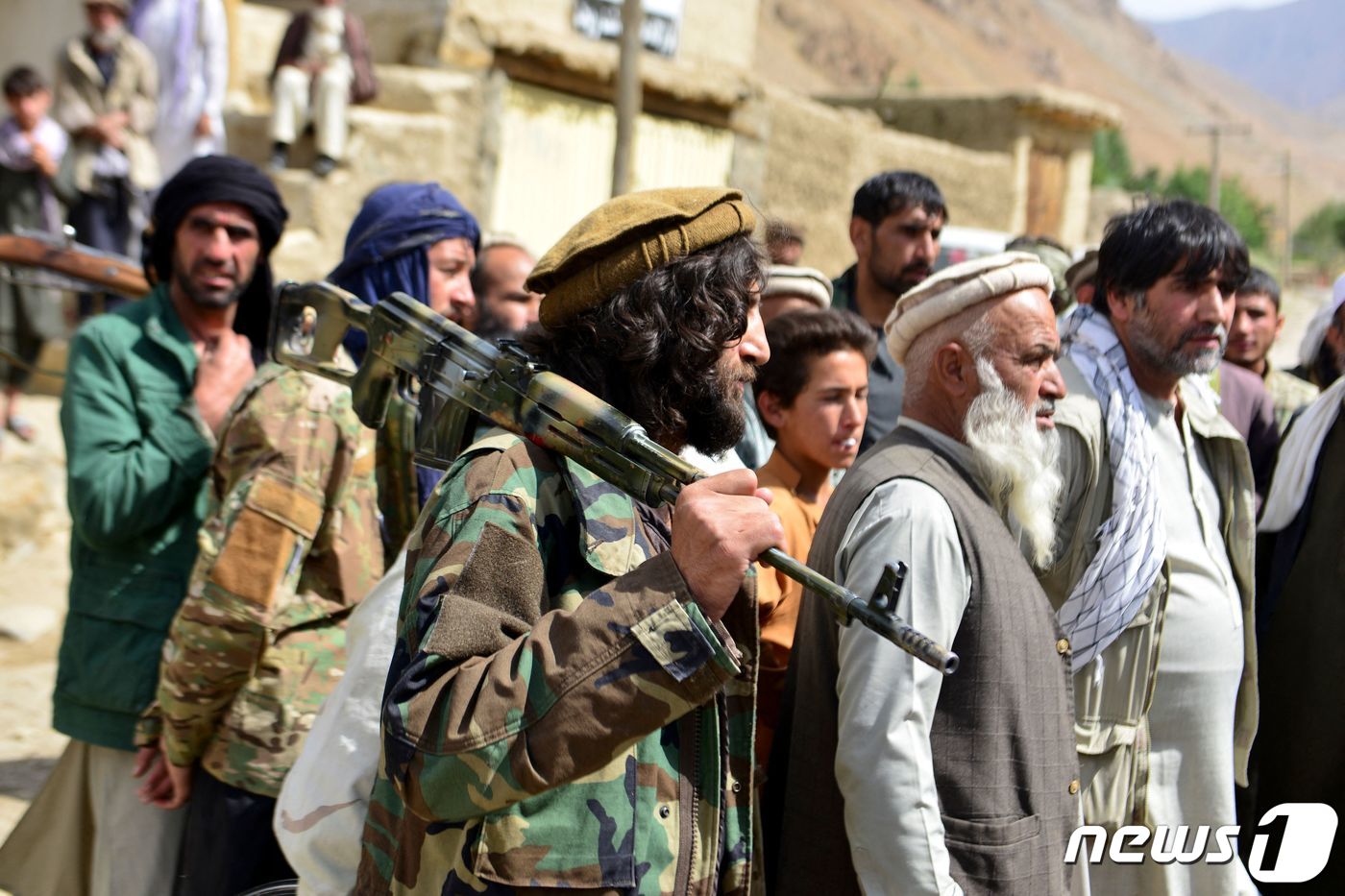 31일(현지시간) 탈레반이 점령한 아프가니스탄의 판지시르에 반 탈레반 저항군이 모여 있다. ⓒ AFP=뉴스1 ⓒ News1 우동명 기자