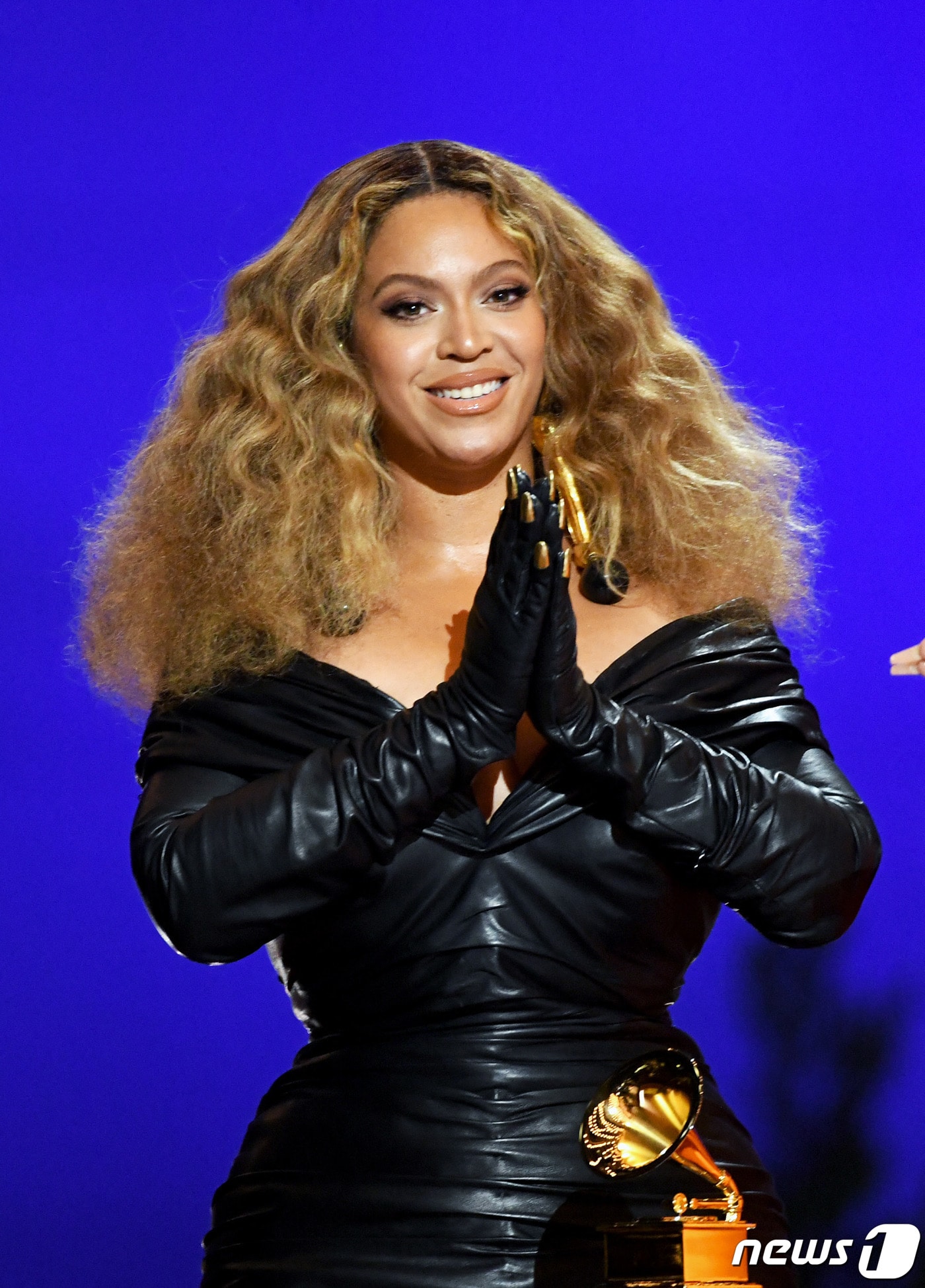 슈퍼스타 비욘세가 2021년 3월 14일(현지시간) 캘리포니아 로스앤젤레스 컨벤션센터에서 열린 제63회 그래미 시상식에서 최우수 랩 퍼포먼스상을 수상하고 있다. ⓒ AFP=뉴스1 ⓒ News1 김지현 기자