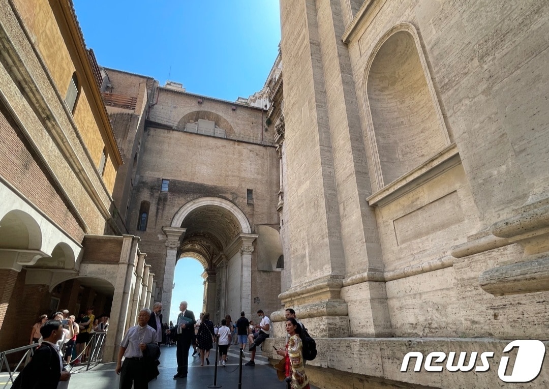 바티칸 성 베드로 대성당에 김대건 신분 조각상 건립 예정지