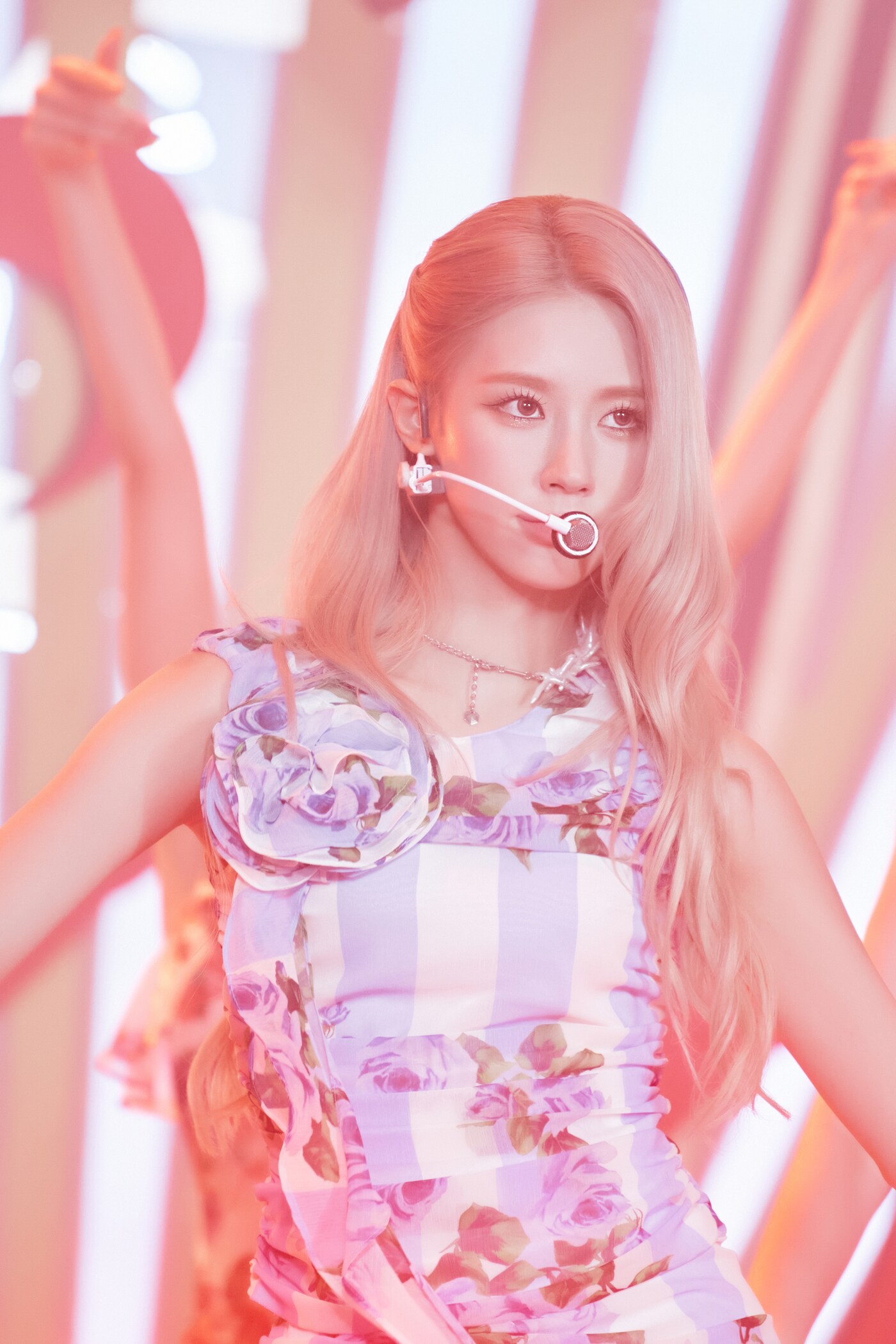 미연, 큐브 제공