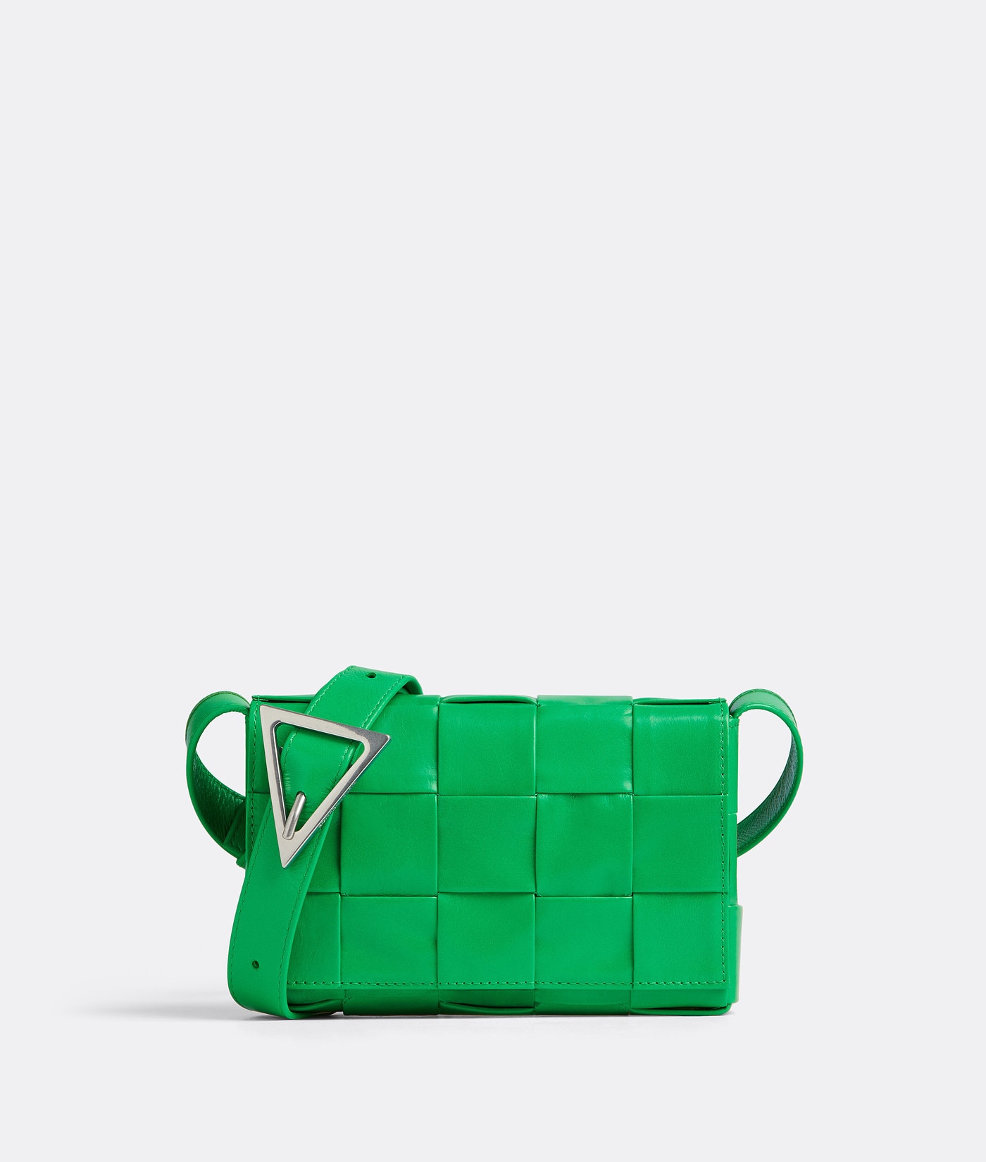 보테가 베네타 미니 카세트 백.(보테가베네타제공)