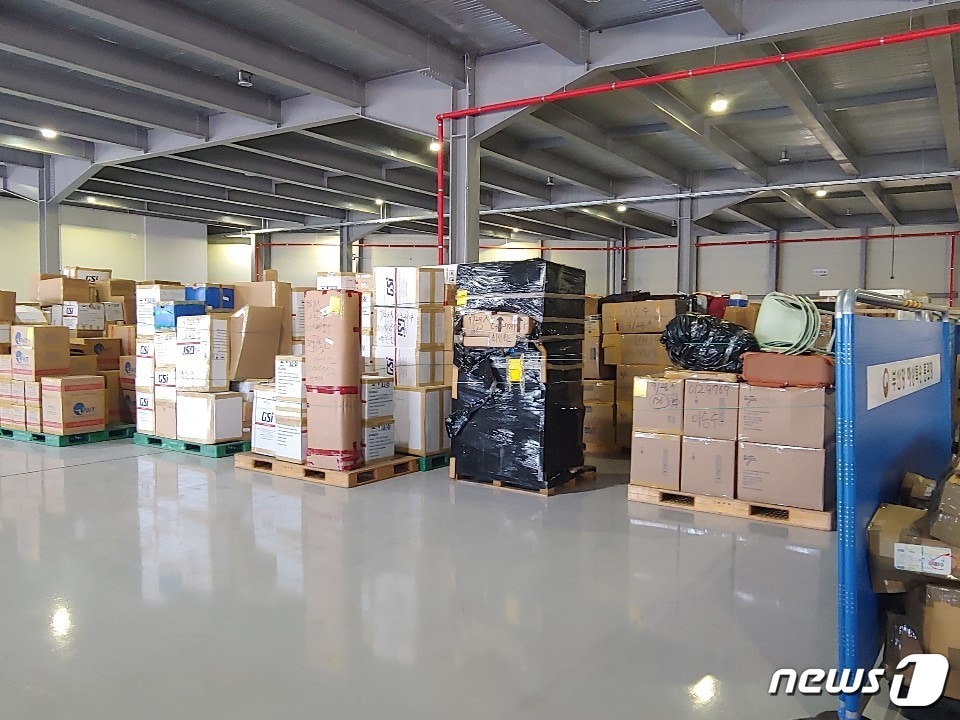 부산용당세관 해상특송장 내부 모습 (팬스타엔터프라이즈 제공)