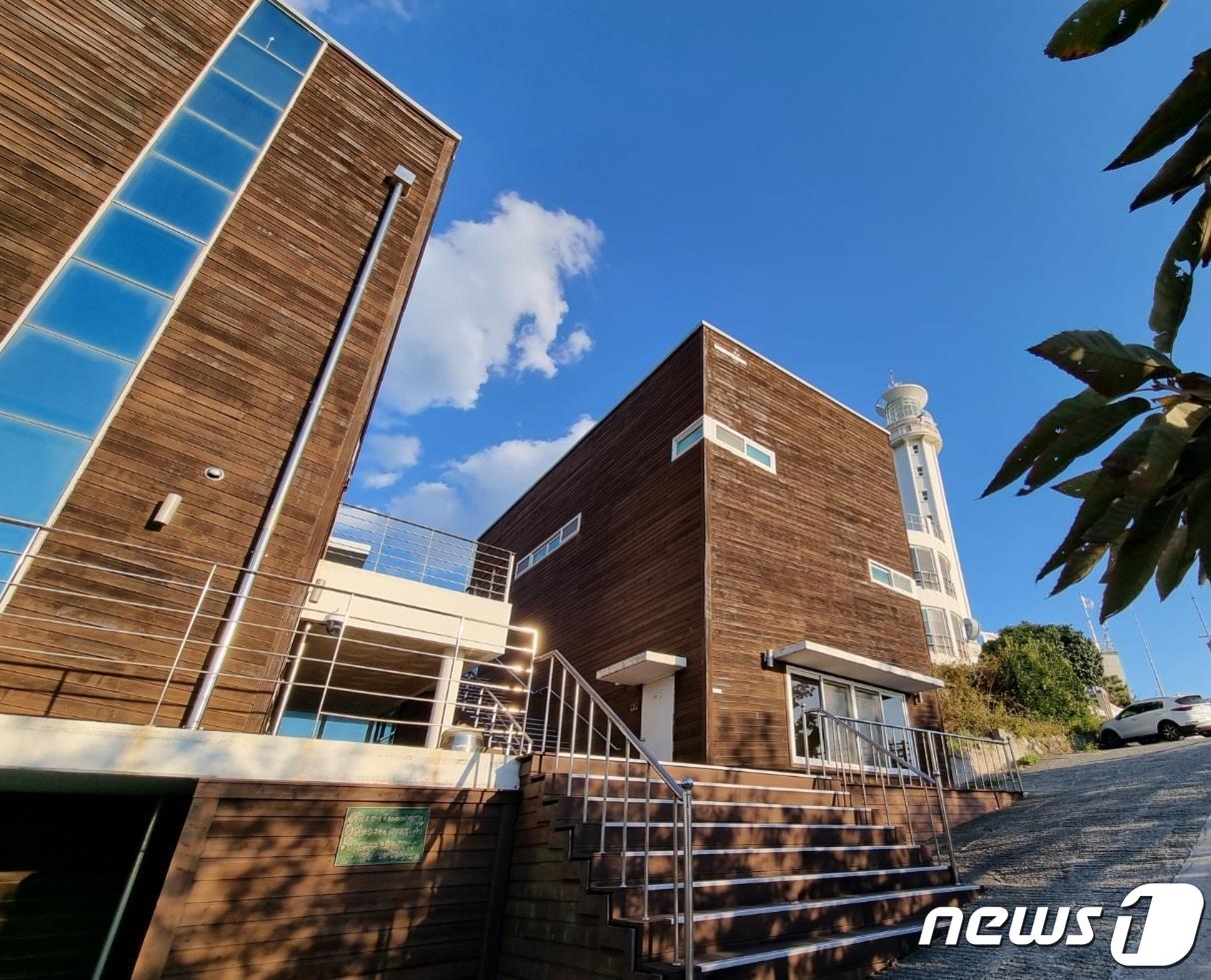 가덕도등대 체험숙소 전경(부산지방해양수산청 전경