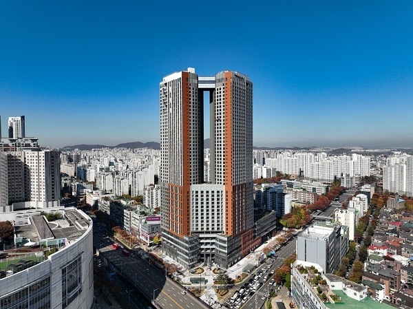 신중동역 랜드마크 푸르지오시티 ⓒ 뉴스1