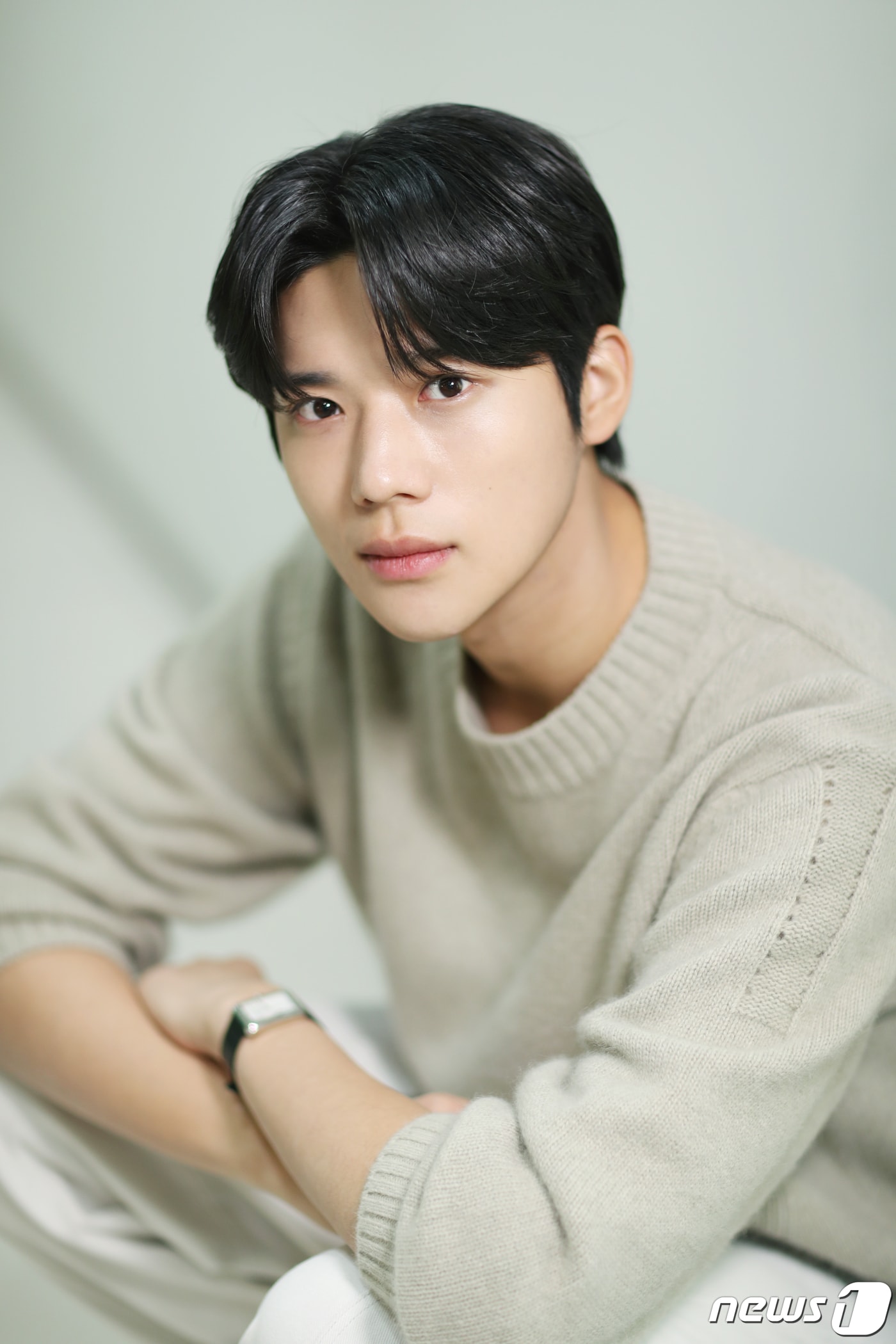 '슈룹'에서 성남대군 역을 연기한 배우 문상민이 서울 종로구 뉴스1 사옥에서 열린 인터뷰에 앞서 포즈를 취하고 있다. /뉴스1 ⓒ News1 권현진 기자