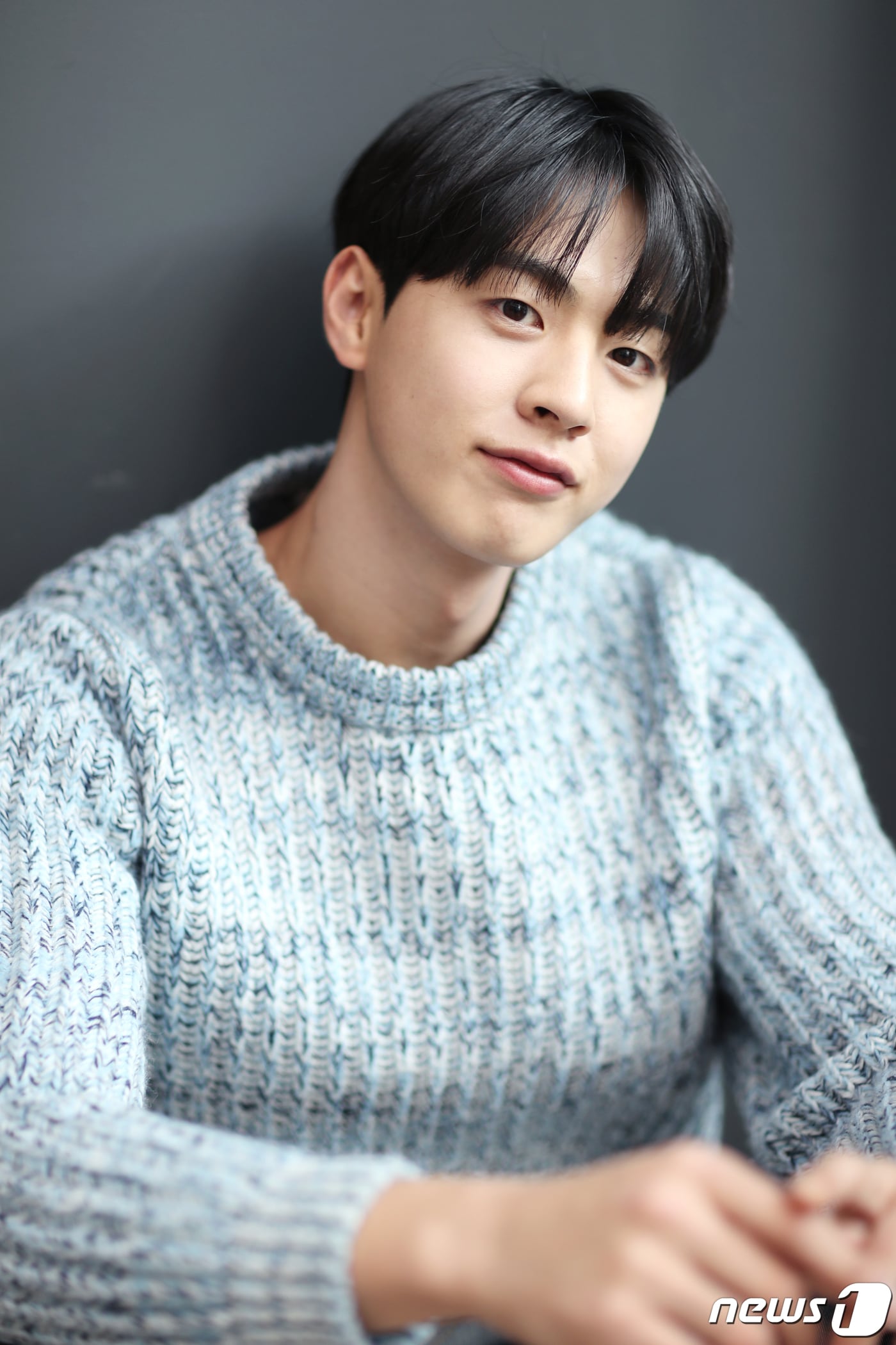 드라마 '치얼업' 배우 김현진이  서울 종로구 뉴스1사옥에서 열린 뉴스1과의 인터뷰에 앞서 포즈를 취하고 있다./뉴스1 ⓒ News1 권현진 기자