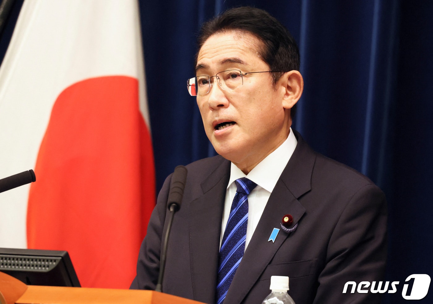 기시ㅏ 후미오 일본 총리가 10일 일본 도쿄에서 임시 국회 회의를 마친 후 관저에서 기자회견하고 있다. 2022.12.10/뉴스1 ⓒ 로이터=뉴스1 ⓒ News1 김민수 기자