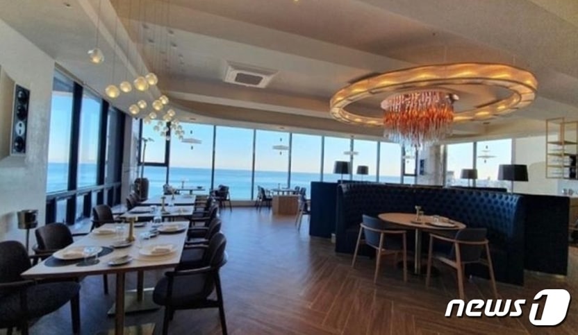 부산 송정에 있는 LAB(랩)24 바이 쿠무다 내부 전경(부산시 제공) 