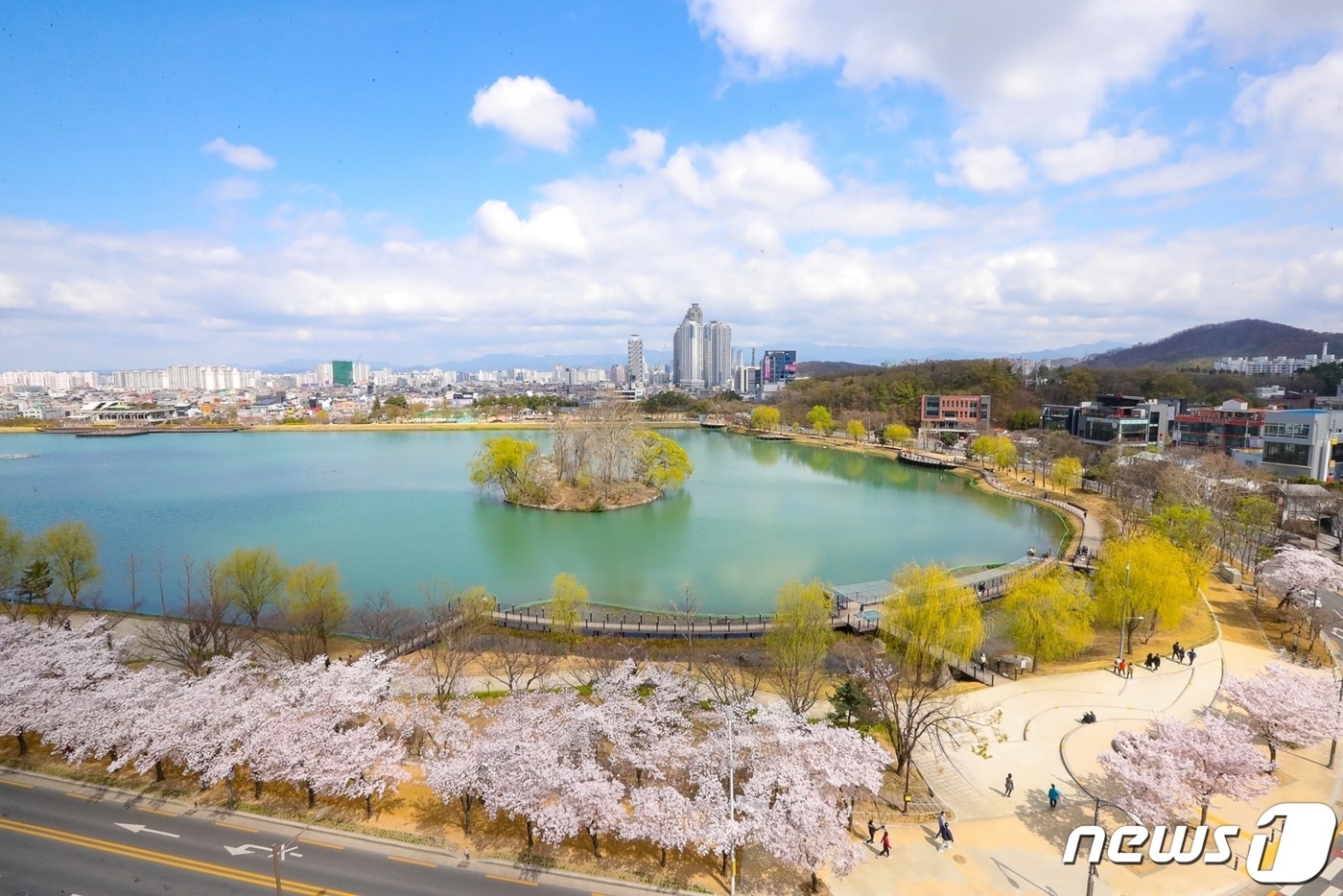 대구 수성못 전경.&#40;대구 수성구청 제공&#41;/뉴스1