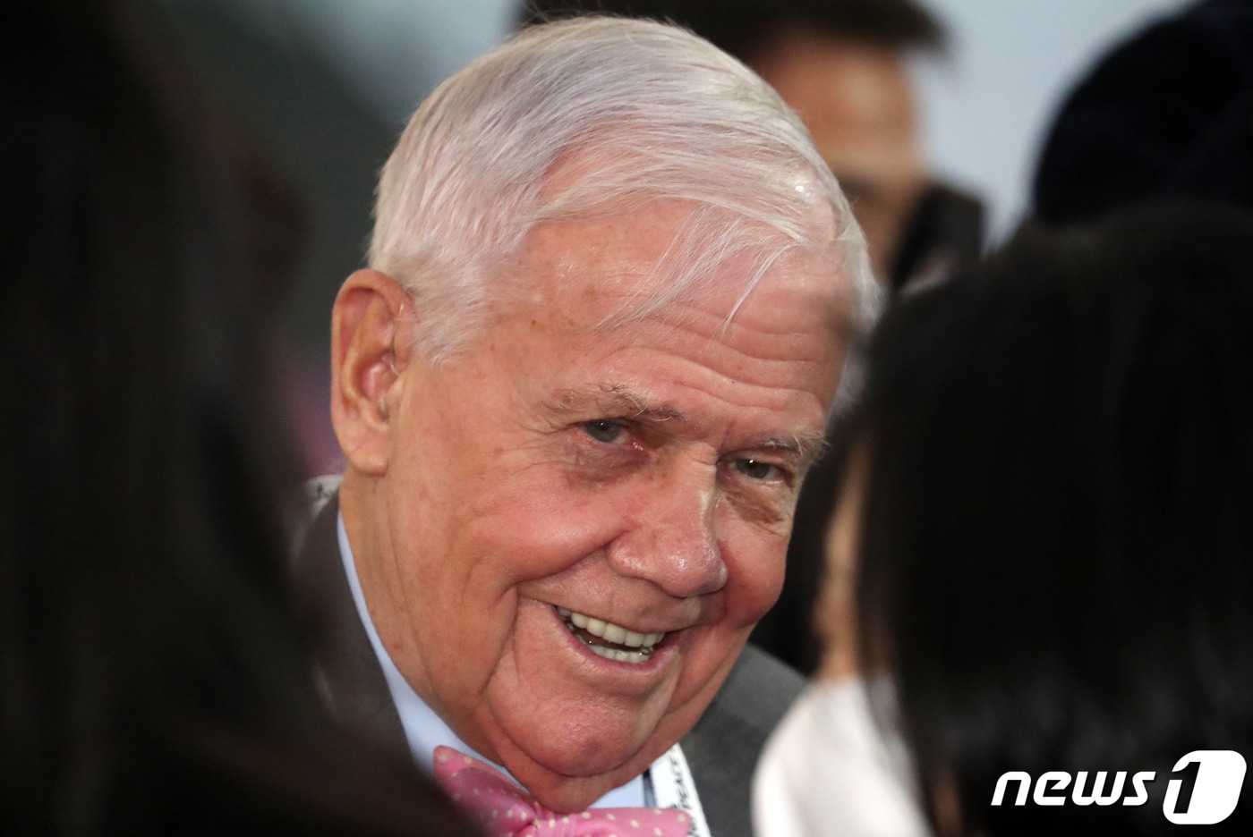 '日엔터산업이 한국에 뒤처진 이유'…투자 귀재 짐 로저스 분석 보니 - 뉴스 썸네일 이미지