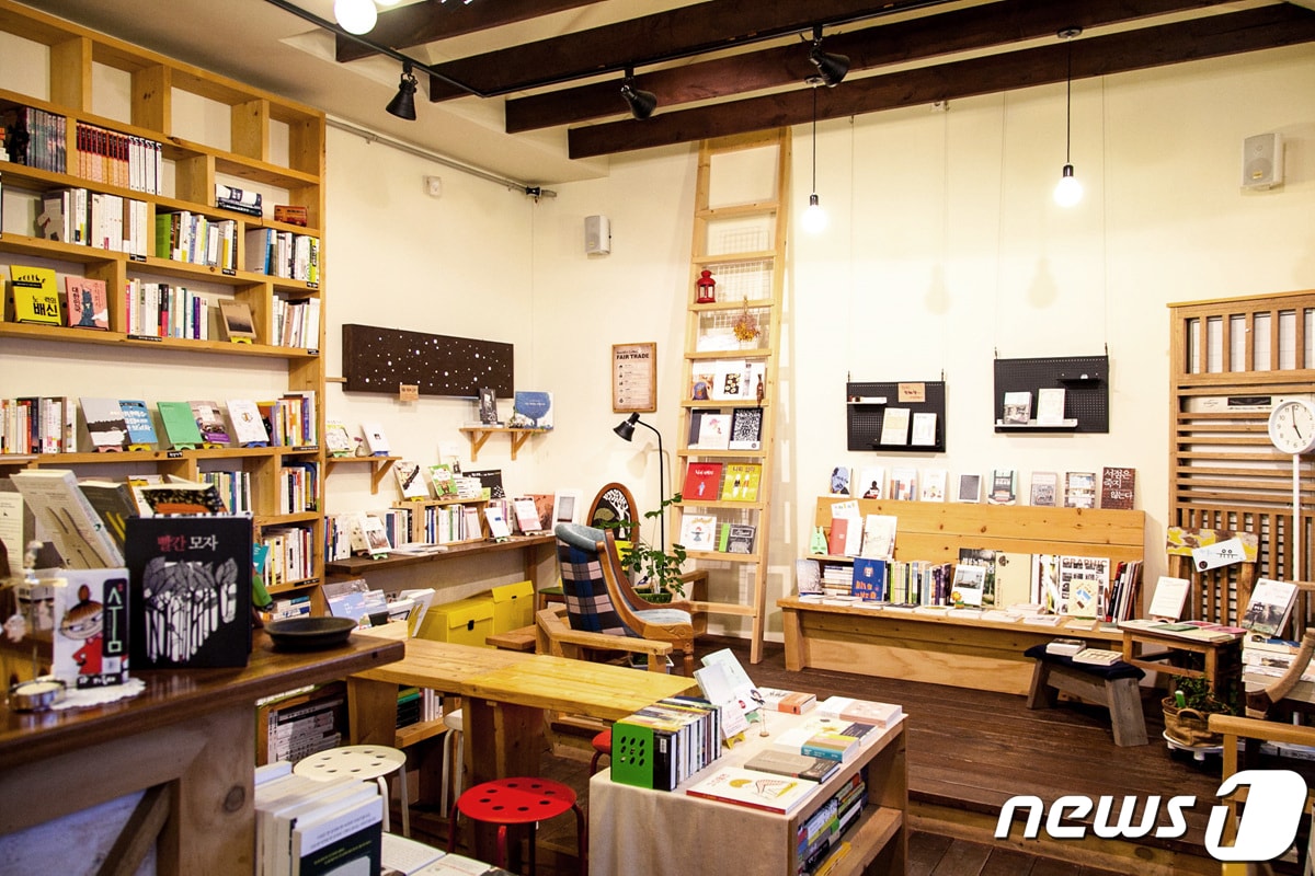 광주 광산구 인증 지역서점 &#39;동네책방 숨&#39;.&#40;광산구 제공&#41;2022.4.1/뉴스1