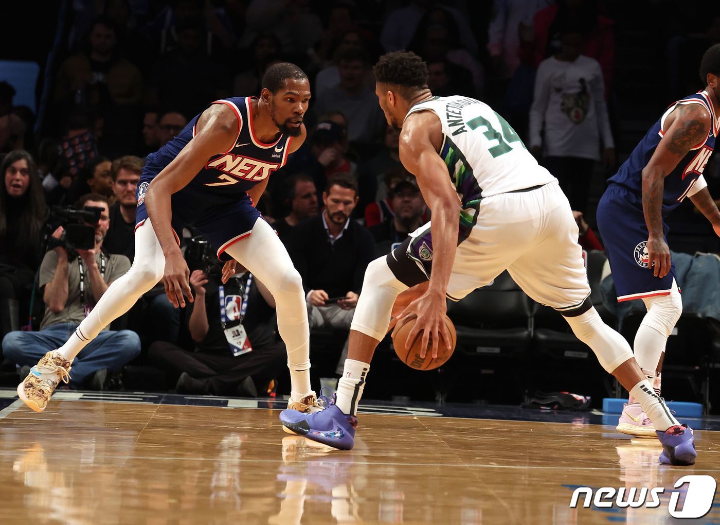 밀워키 벅스가 브루클린 네츠를 1점 차로 꺾었다. ⓒ AFP=뉴스1