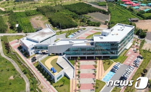 전북대 농축산용미생물산업육성지원센터 전경.ⓒ 뉴스1