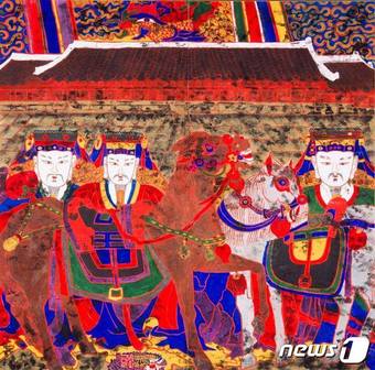 박생광 화백의 작품 '제왕'(진주시 제공). ⓒ 뉴스1