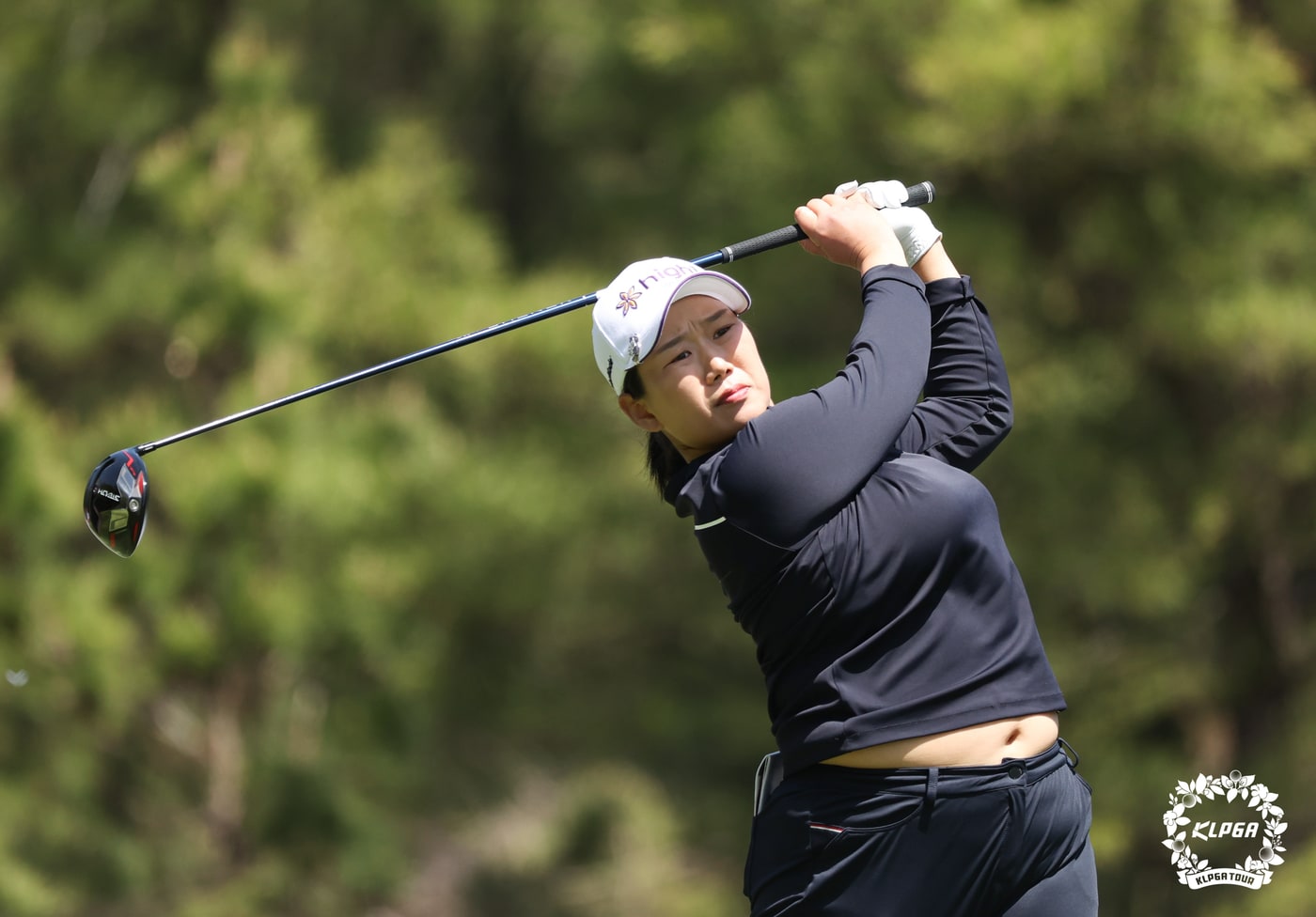 나희원이 9일 제주 서귀포 롯데스카이힐제주CC에서 열린 '2022 롯데렌터카 여자오픈' 3라운드 4번 홀에서 티샷을 하고 있다. (KLPGA 제공) 2022.4.9/뉴스1