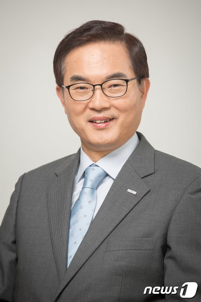 윤석열 대통령이 13일 발표한 처·청장과 차관급 인선에서 문화체육관광부 2차관에 임명된 조용만 대한체육회 사무총장. (대통령실 제공) 2022.5.13/뉴스1