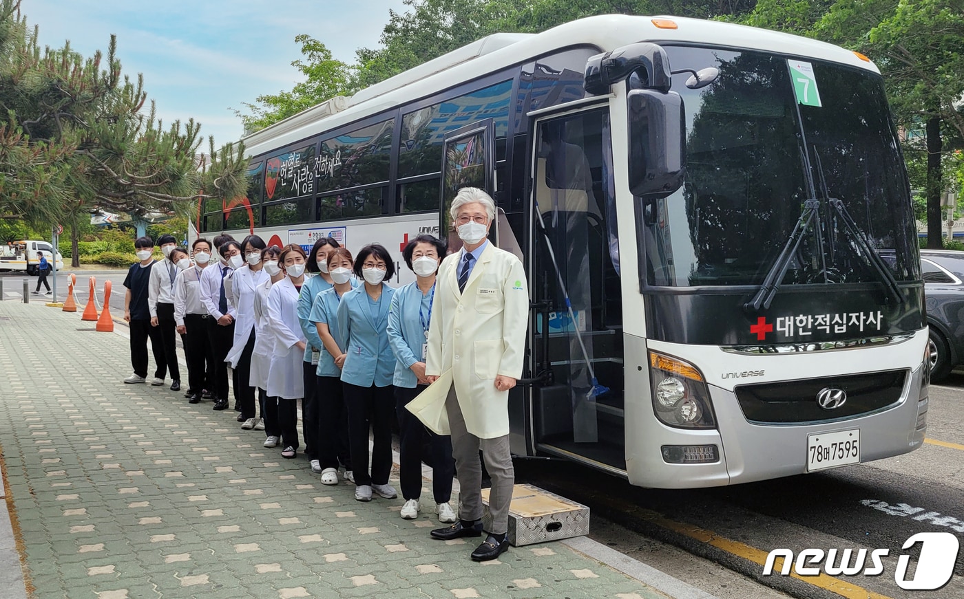 대전우리병원 임직원들이 단체 헌혈을 통해 생명 나눔을 실천했다..ⓒ 뉴스1