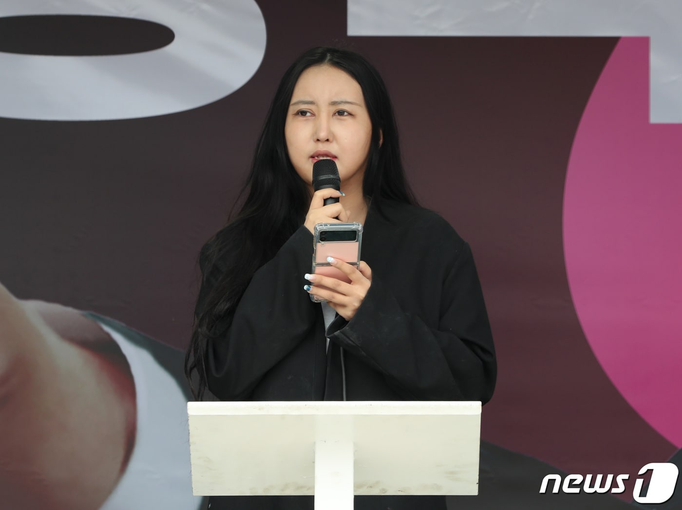 정유라 씨가 경기 수원 팔달구 지동시장에서 열린 강용석 무소속 경기도지사 후보의 6.1지방선거 출정식에서 찬조 연설을 하고 있다. 2022.5.19 ⓒ 뉴스1 김영운 기자