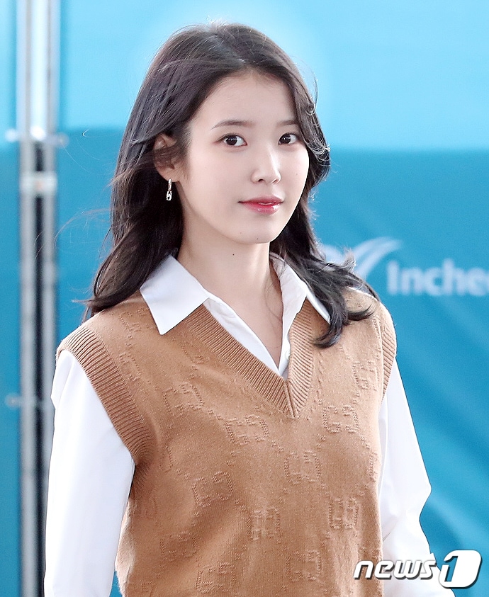 [영상] 아이유(IU) 오랜만에 마스크 벗으니 '예쁨이 가득' - 뉴스1