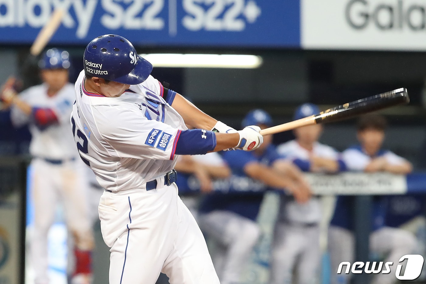 29일 오후 대구 삼성라이온즈파크에서 열린 프로야구 '2022 신한은행 SOL KBO리그' KT 위즈와 삼성 라이온즈의 경기, 4회말 무사 1,2루 상황 삼성 7번타자 최영진이 좌익수 방면 2타점 역전 2루타를 때리고 있다. 2022.6.29/뉴스1 ⓒ News1 공정식 기자