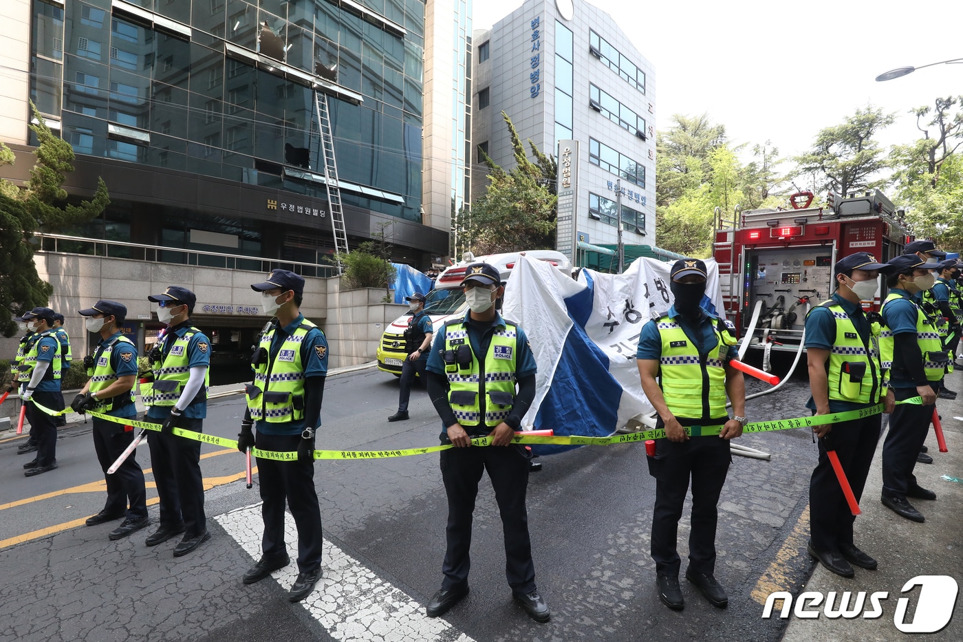 대구 수성구 변호사 사무실 방화사건이 발생한 빌딩 관리소장이 1심에서 무죄를 선고받았다. 사진은 7명 사상자를 낸 현장. 2022.6.9/뉴스1 ⓒ News1 공정식 기자