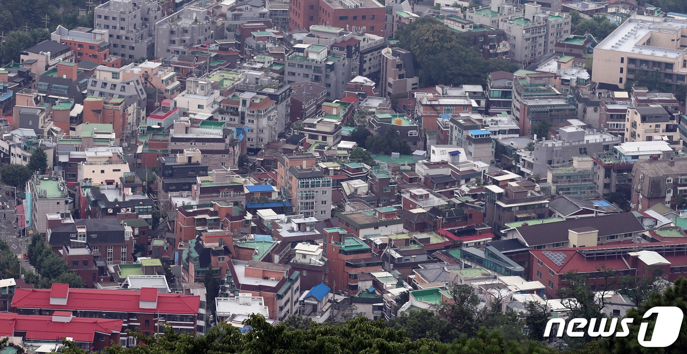  서울 남산에서 바라본 빌라촌의 모습. 2022.7.4/뉴스1 ⓒ News1 김진환 기자