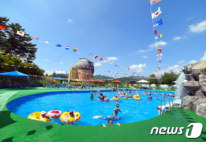 전북 무주군이 여름방학을 맞아 무주 반디랜드 야외 물놀이장을 9일 개장한다.(무주군 제공)2022.7.4./ⓒ 뉴스1