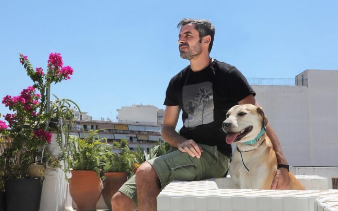 방화범으로 몰려 억울한 옥살이를 지낸 테오도시스 카쿠리스. (그릭헤럴드 갈무리)