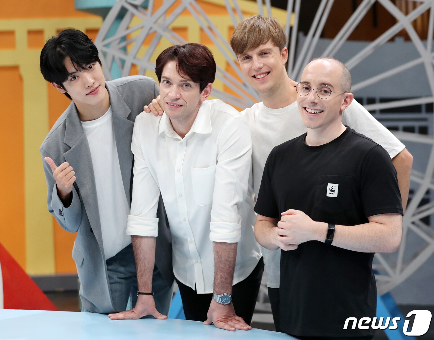 JTBC 예능 '톡파원 25시'에 출연 중인 방송인 타쿠야(왼쪽부터), 다니엘 린데만, 타일러 라쉬, 줄리안 ⓒ News1 김진환 기자
