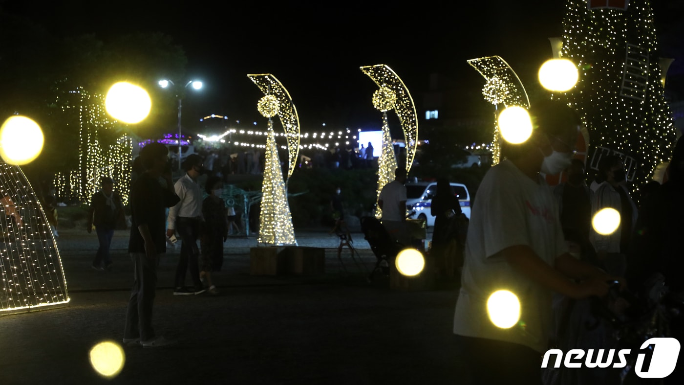 전북 무주 '반딧불이' 연구 위해...중앙과학관·무주군청·문화재청 '맞손' - 뉴스 썸네일 이미지