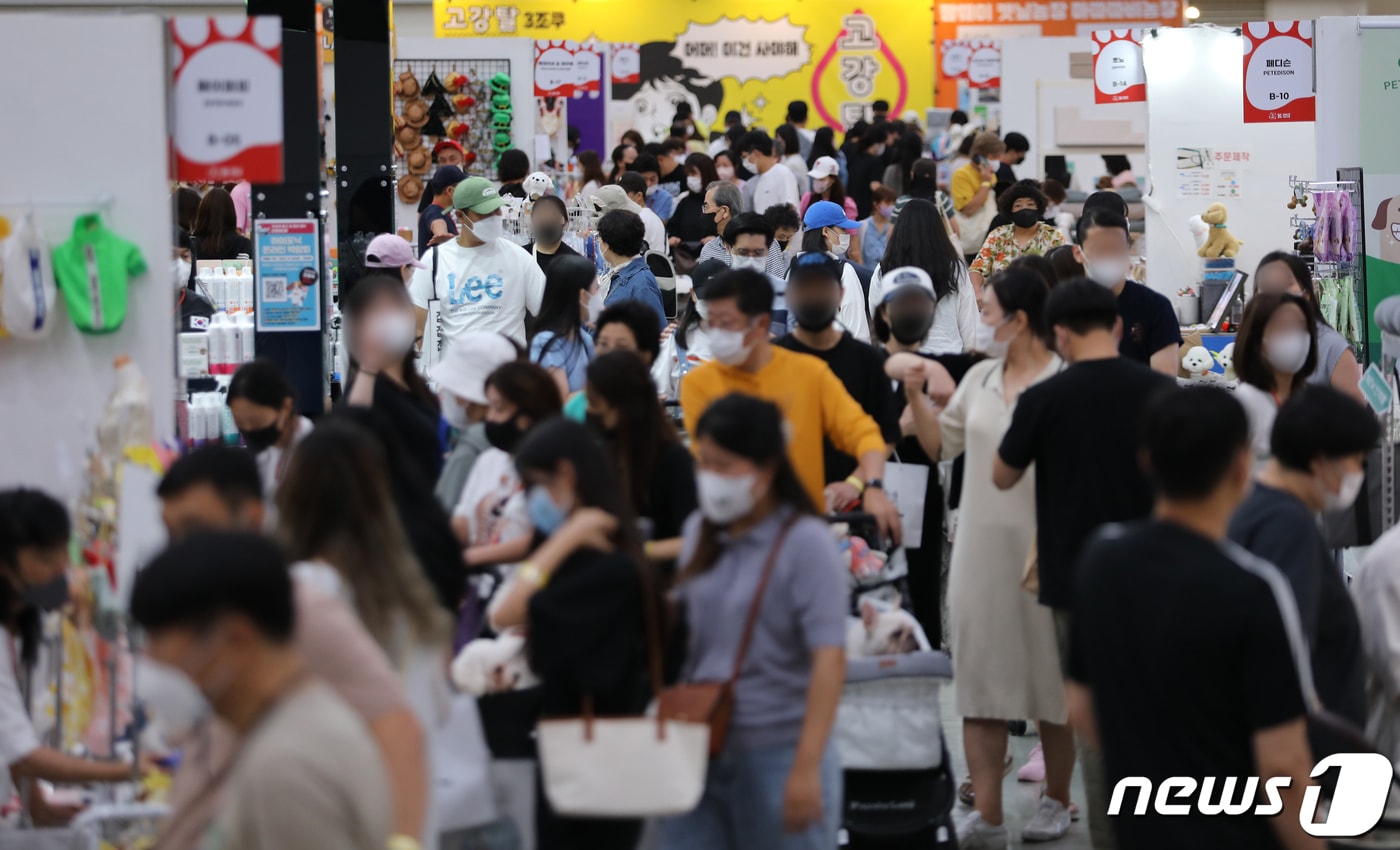 28일 인천 연수구 송도 컨펜시아에서 &#39;2022케이펫 페어 송도&#39;가 열리고 있다. 이번 전시회는 반려동물 동반이 가능하다. 2022.8.28/뉴스1 ⓒ News1 정진욱 기자