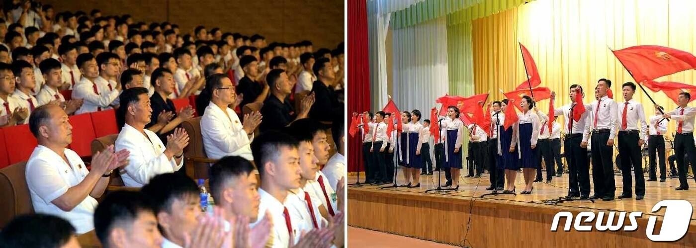 &#40;평양 노동신문=뉴스1&#41; =김덕훈 내각총리가 &#39;청년절&#39;&#40;8월28일&#41;을 맞아 청년들과 함께 공연을 관람했다. [국내에서만 사용가능. 재배포 금지. DB 금지. For Use Only in the Republic of Korea. Redistribution Prohibited] rodongphoto@news1.kr