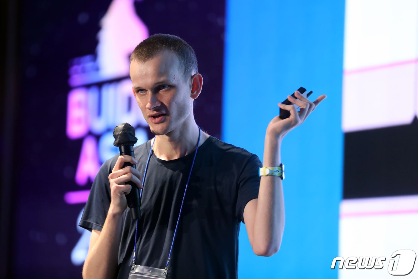 [뉴스잇(IT)쥬]달 향해 솟은 다누리…한국 찾은 이더리움 창시자 - 뉴스1