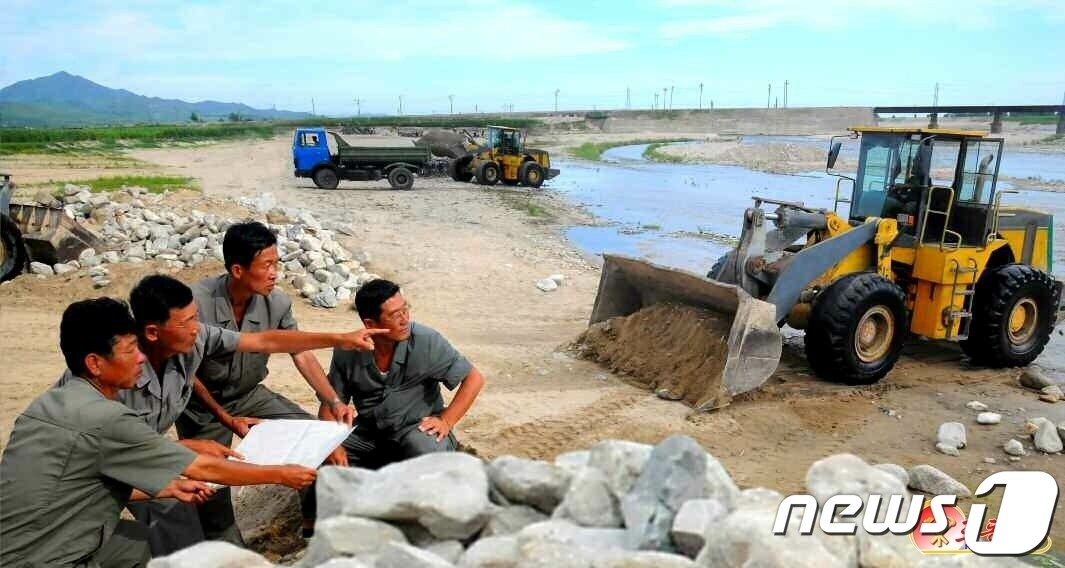 (평양 노동신문=뉴스1) = 북한 노동당 기관지 노동신문이 1일 재해성 기후 대책 마련을 주문했다. [국내에서만 사용가능. 재배포 금지. DB 금지. For Use Only in the Republic of Korea. Redistribution Prohibited] rodongphoto@news1.kr