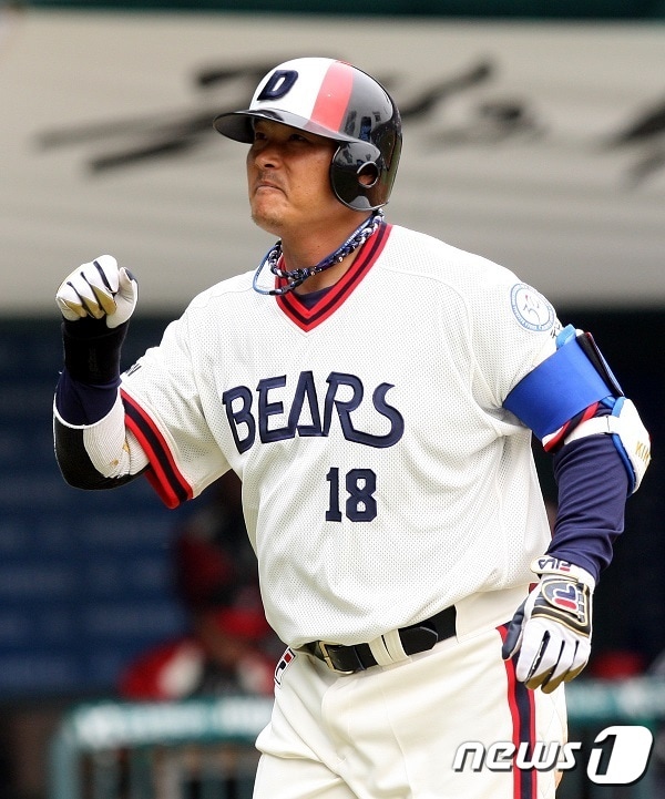 두산 베어스 시절 김동주. (두산 제공)