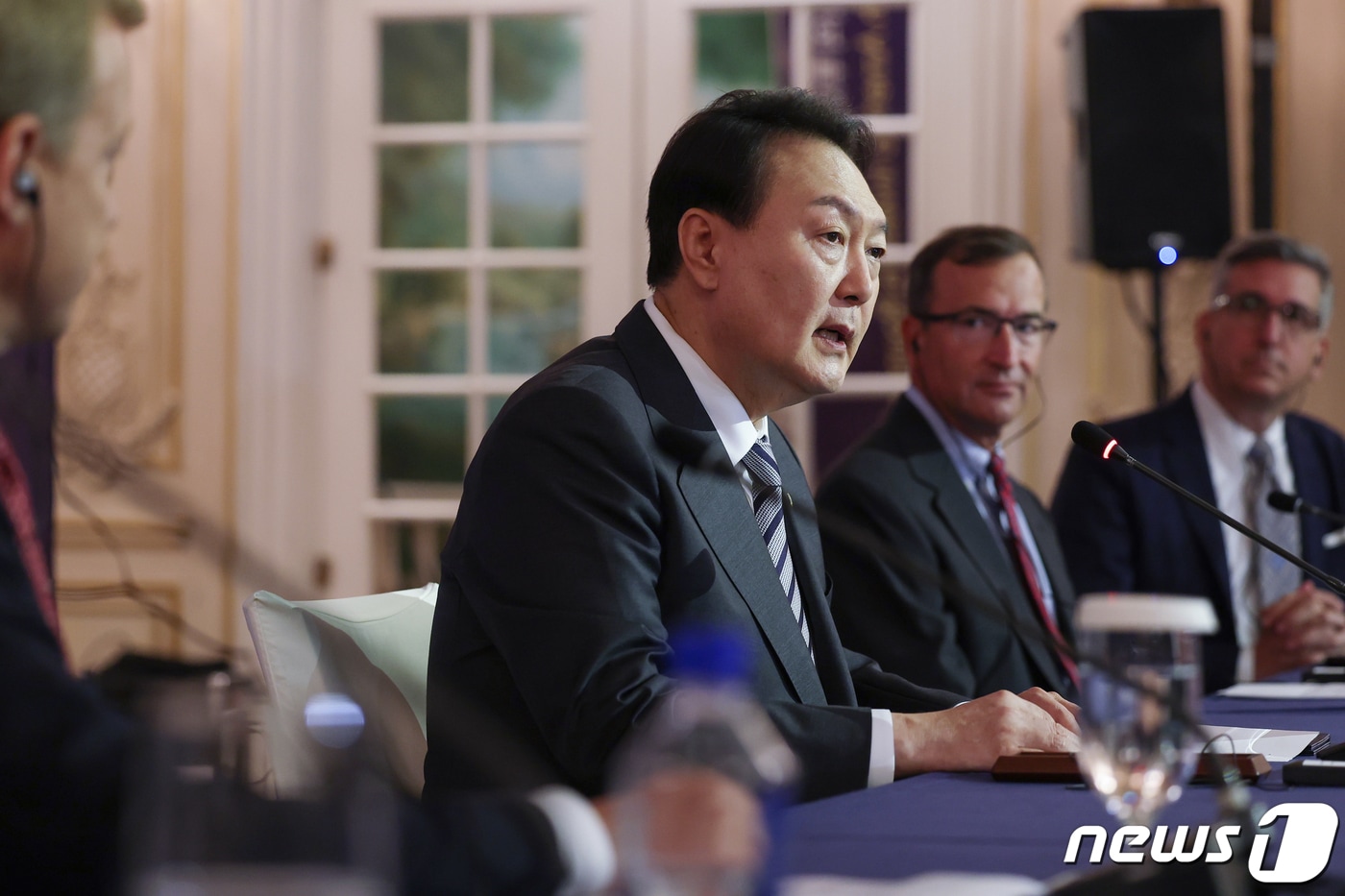 尹, 중소·스타트업 챙기며 '경제행보' 속도...대통령실서 오찬 - 뉴스 썸네일 이미지