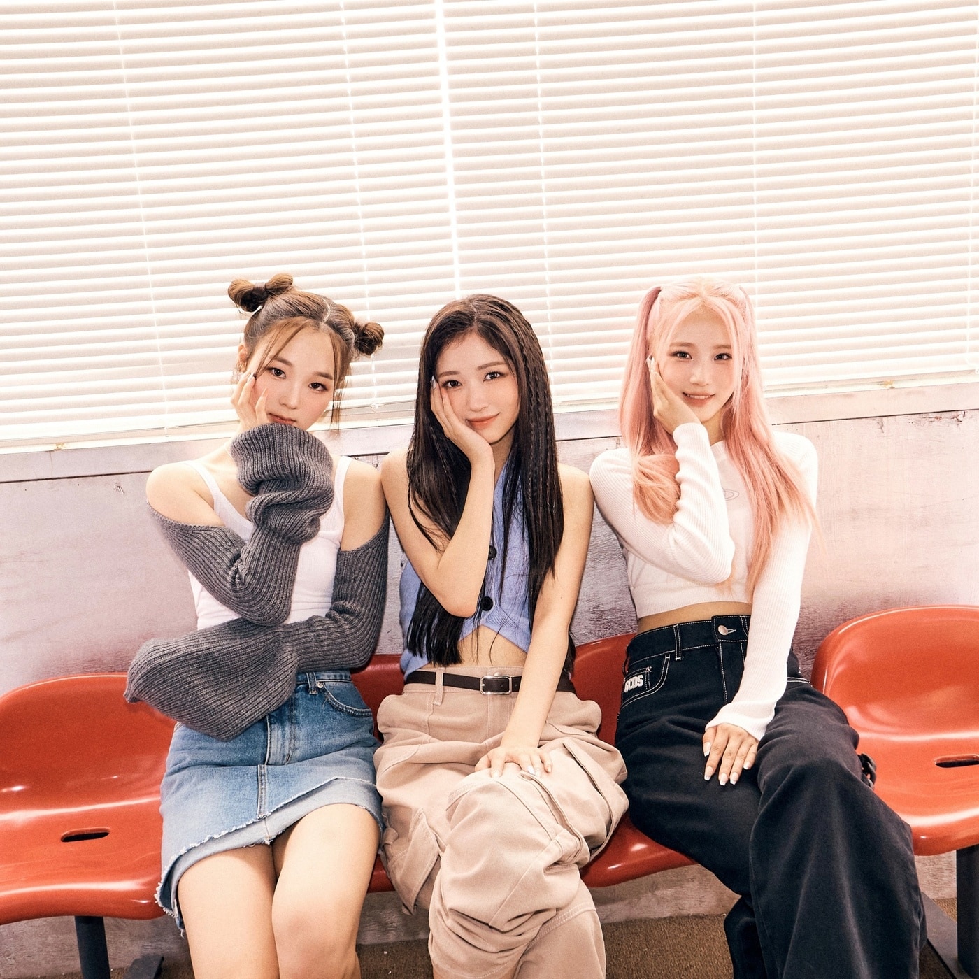 라임라잇, 143 엔터테인먼트 제공