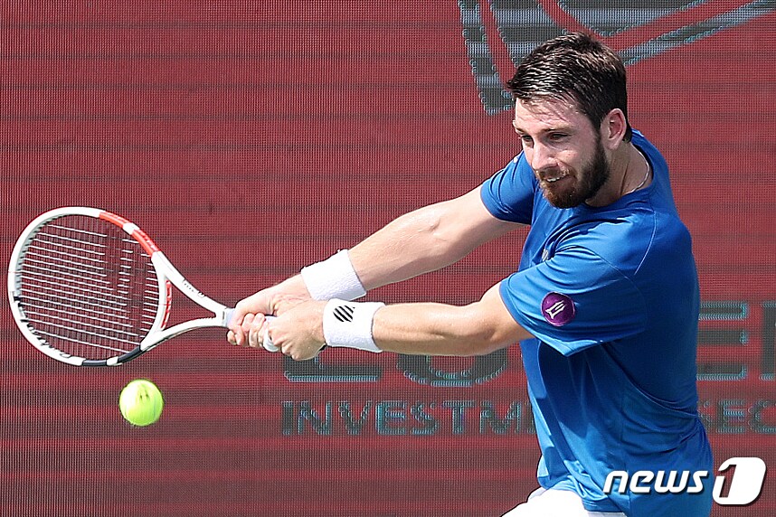 남자 테니스 세계 8위 캐머런 노리(영국)가 29일 서울 송파구 올림픽공원 테니스경기장에서 열린 'ATP 투어 유진투자증권 코리아오픈' 우치다 가이치(163위·일본)와의 16강전 경기를 펼치고 있다. 2022.9.29/뉴스1 ⓒ News1 민경석 기자