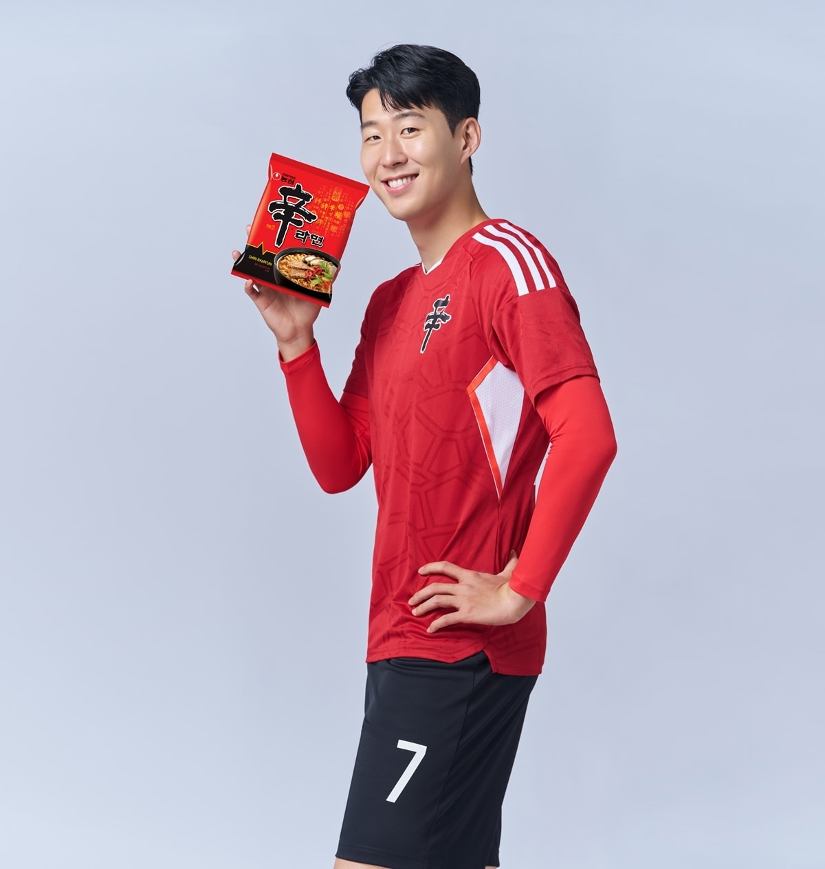  신라면 모델 손흥민.(농심 제공)