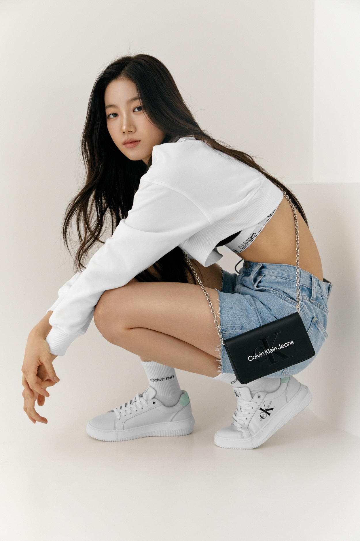 카즈하, 캘빈클라인 제공