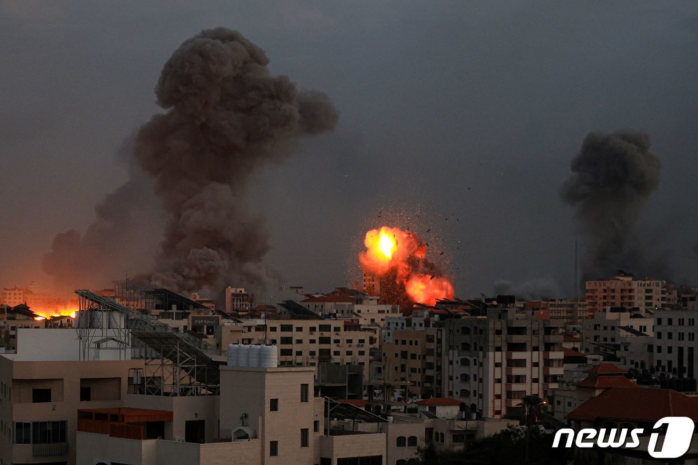 이스라엘 전쟁에도 올랐던 비트코인, 상승분 반납…3750만원대[코인브리핑] - 뉴스1