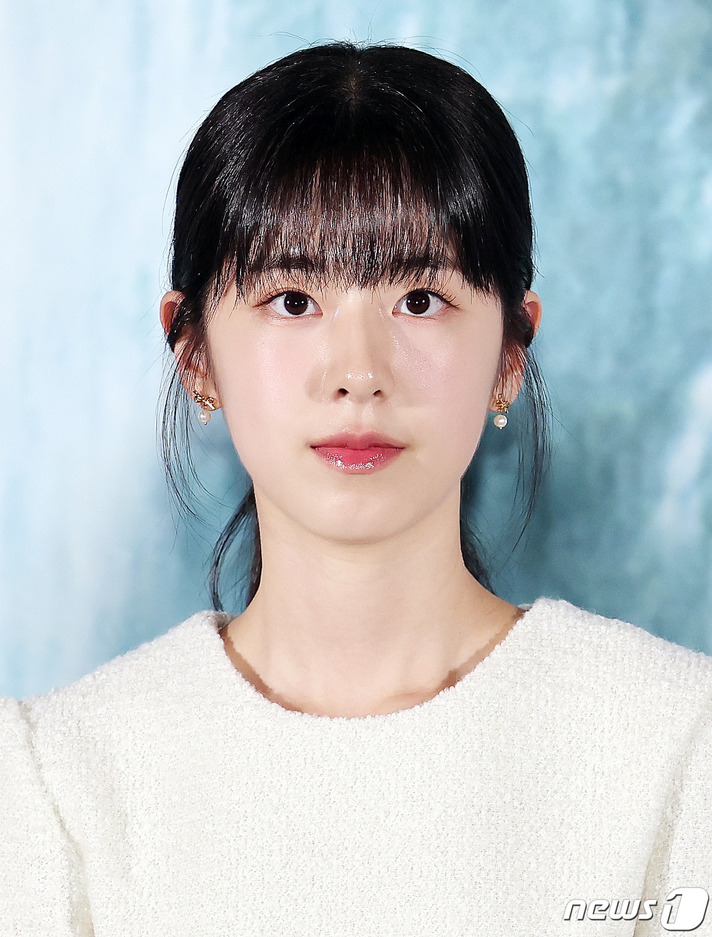 배우 박혜수가 10일 오후 서울 용산구 CGV용산아이파크몰에서 열린 영화 ‘너와 나’ 언론시사회에 참석하고 있다. 한편, 박혜수는 지난 2021년 학폭(학교폭력) 이슈 후 '너와 나'를 처음 공개했던 지난해 제27회 부산국제영화제(BIFF) 이후 꼬박 1년 만에 공식 석상에 나선다. 2023.10.10/뉴스1 ⓒ News1 김진환 기자