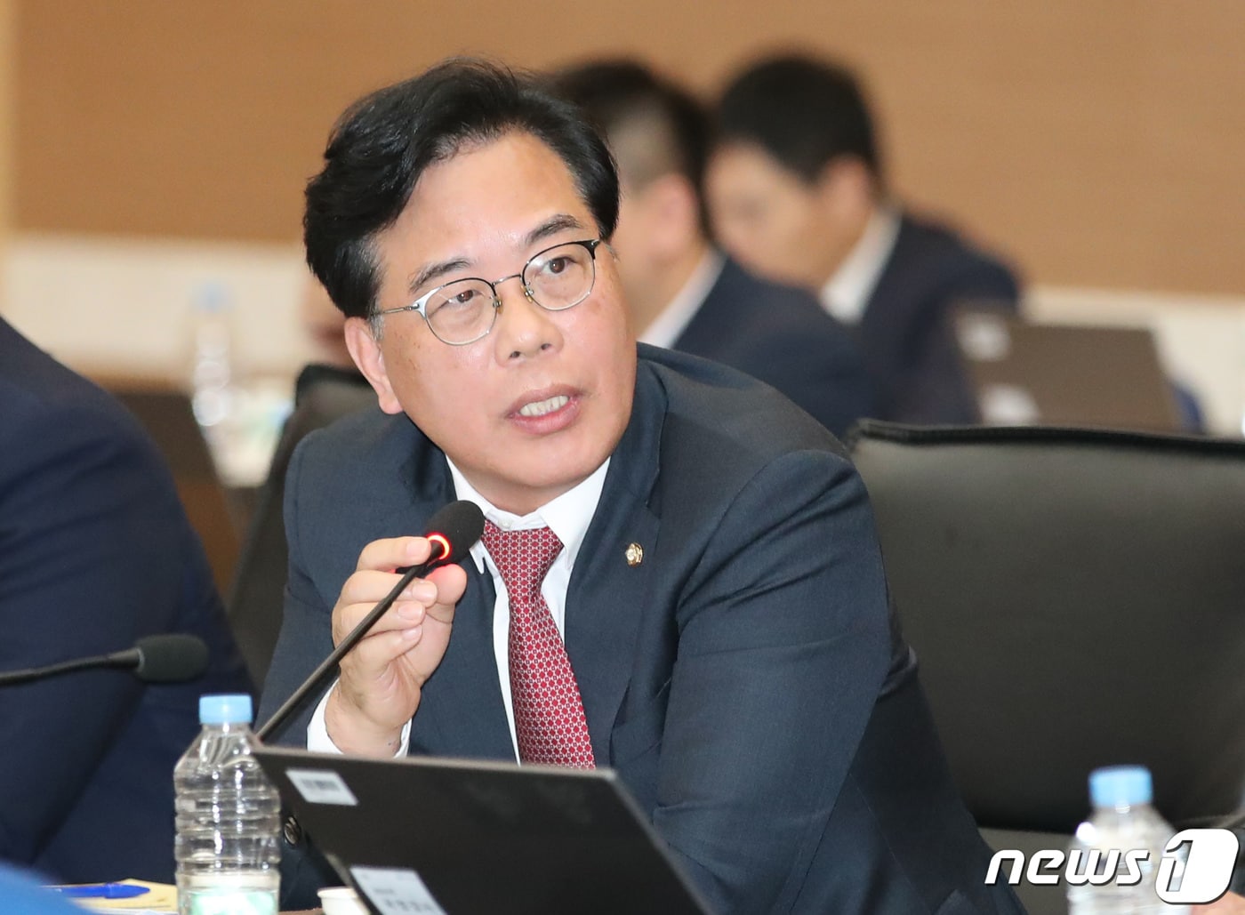 송언석 국민의힘 의원이 12일 오전 정부대전청사에서 열린 국회 기획재정위의 관세청, 통계청, 조달청에 대한 국정감사에서 질의하고 있다. 2023.10.12/뉴스1 ⓒ News1 김기태 기자