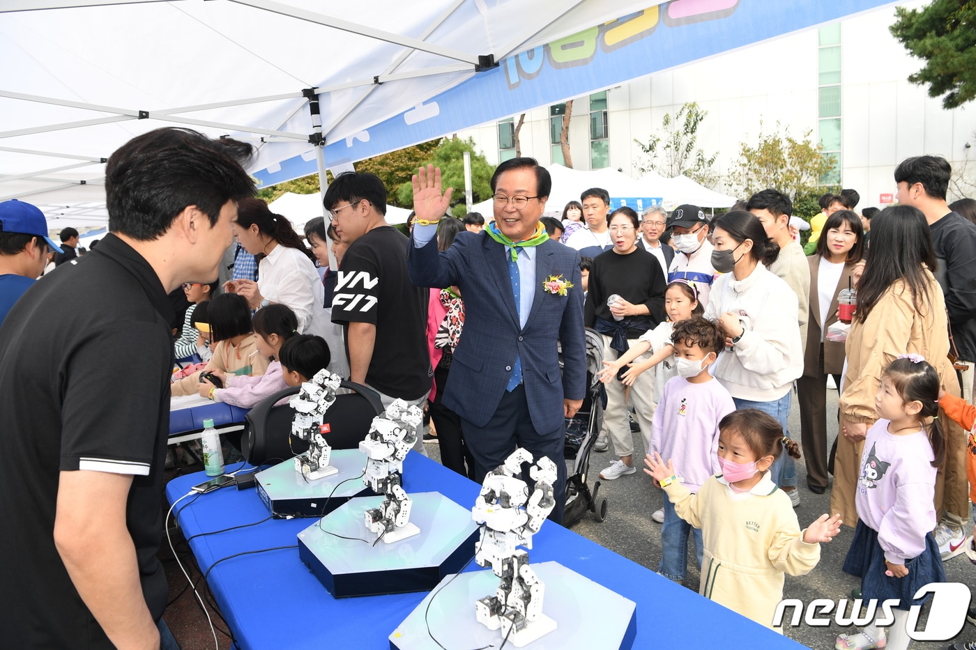 14일 제1회 완주·전북 상생협력 어린이 문화축제 ‘완전좋아’가 삼례문화예술촌에서 열리고 있다.&#40;완주군제공&#41;2023.10.14/뉴스1