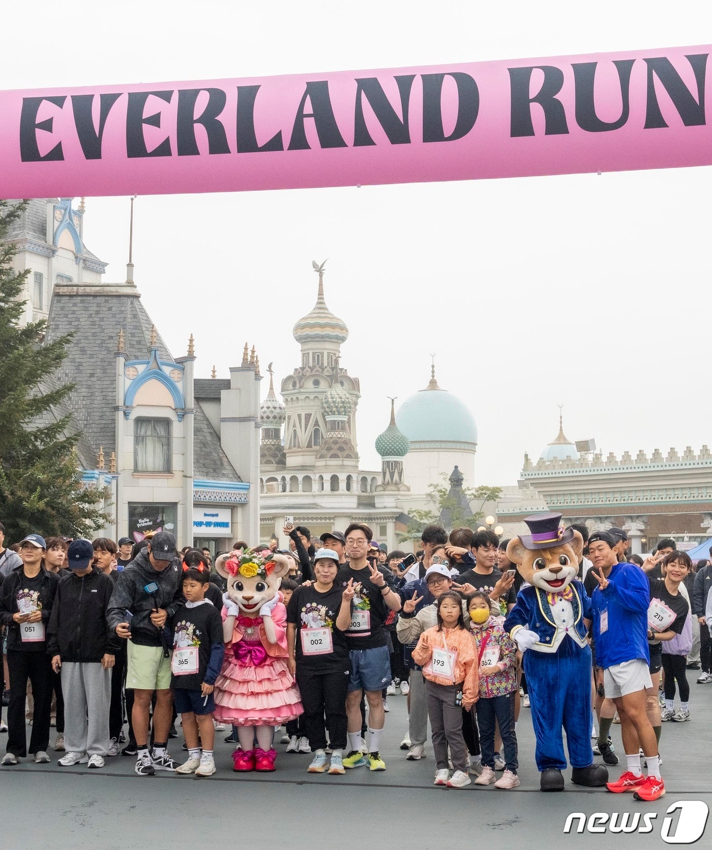 에버랜드는 14일 에버랜드 내 5.5㎞ 구간을 뛰어 보는 &#39;에버랜드런&#39; 행사를 처음으로 개최했다.&#40;에버랜드제공&#41;